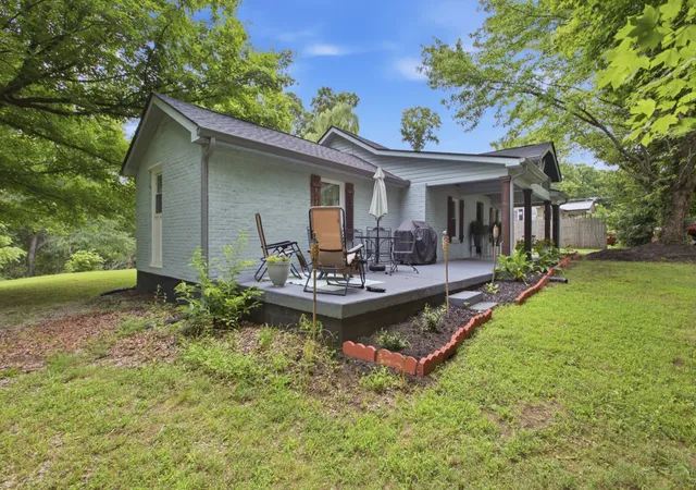2nd image of 106 Martin St, Charlotte, TN 37036 | MLS# 3311828