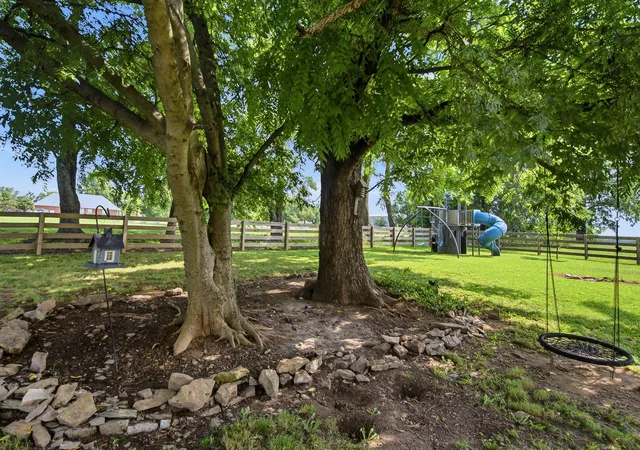 Photo 3 of Single family home for sale at 6425 Highway 25 E, Springfield, TN 37172 | MLS# 3314440 | Listing updated on 2026-09-07