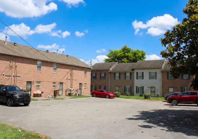 Photo 4 of Sale Pending at 516 19th Avenue N, Nashville, TN 37203 | MLS# 3311631 | Listing updated on 2026-09-28