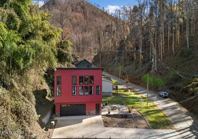2nd image of 667 Turkey Nest Rd, Gatlinburg, TN 37738 | MLS# 3311637