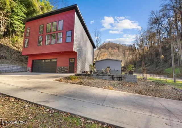 image of 667 Turkey Nest Rd, Gatlinburg, TN 37738 | MLS# 3311637