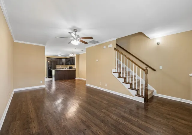 2nd image of 302 Sam Houston Cir, Clarksville, TN 37040 | MLS# 3509886