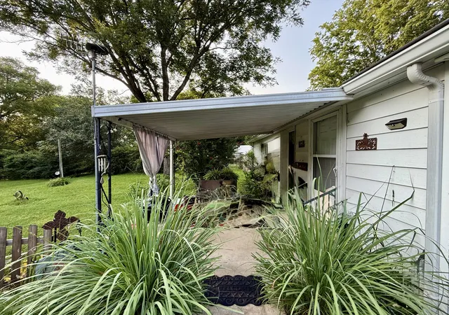Photo 3 of Single family home for sale at 325 Spring St, Wartrace, TN 37183 | MLS# 3312124 | Listing updated on 2026-08-18