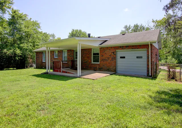 Photo 2 of Single family home for sale at 521 Cheatham Dr, Clarksville, TN 37042 | MLS# 3311687 | Listing updated on 2026-10-07
