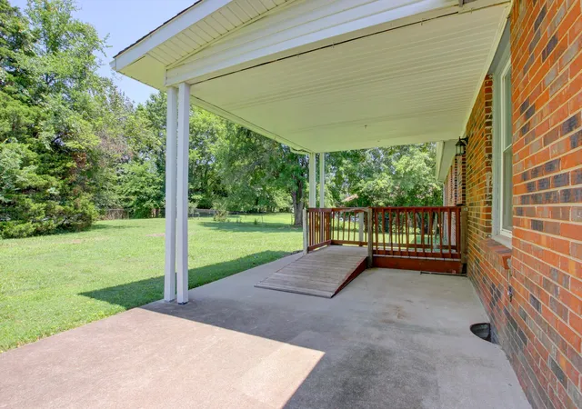 Photo 3 of Single family home for sale at 521 Cheatham Dr, Clarksville, TN 37042 | MLS# 3311687 | Listing updated on 2026-10-07