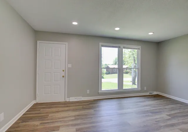 Photo 4 of Single family home for sale at 521 Cheatham Dr, Clarksville, TN 37042 | MLS# 3311687 | Listing updated on 2026-10-07
