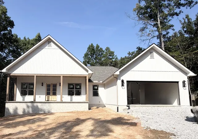 Photo 1 of Single family home for sale at 344 Georgee Rd, Jamestown, TN 38556 | MLS# 3319731 | Listing updated on 2026-10-07