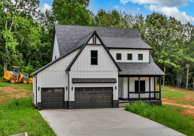 Photo 1 of Single family home for sale at 1717 Powell Rd, Clarksville, TN 37043 | MLS# 3318649 | Listing updated on 2026-08-03