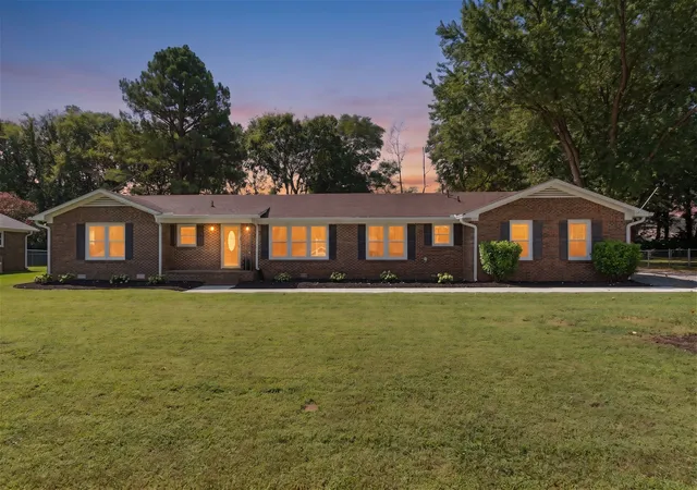 Photo 2 of Single family home for sale at 2353 Braxton Bragg Dr, Murfreesboro, TN 37129 | MLS# 3311829 | Listing updated on 2026-09-14