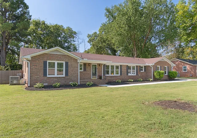 Photo 3 of Single family home for sale at 2353 Braxton Bragg Dr, Murfreesboro, TN 37129 | MLS# 3311829 | Listing updated on 2026-09-14