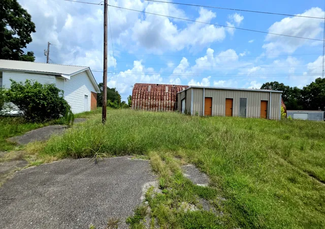 3rd image of 204 Lick Creek Rd, Linden, TN 37096 | MLS# 3311713