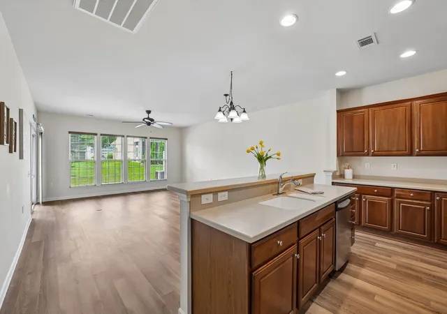 Photo 3 of Single family home for sale at 117 Old Towne Dr, Mount Juliet, TN 37122 | MLS# 3513107 | Listing updated on 2026-10-11