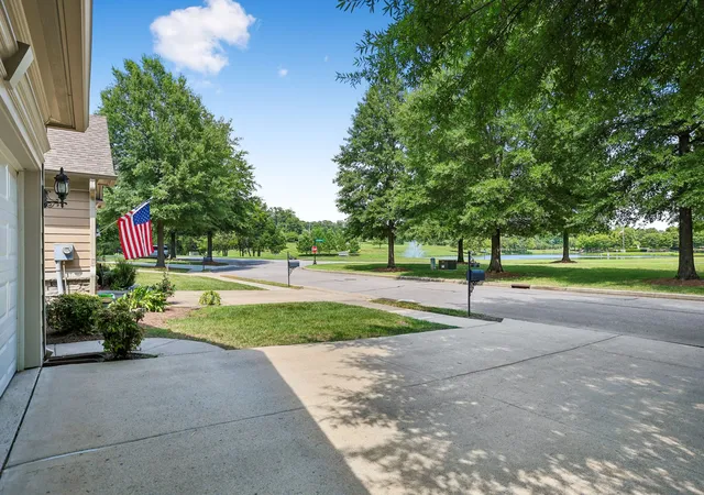 Photo 3 of Single family home for sale at 117 Old Towne Dr, Mount Juliet, TN 37122 | MLS# 3513107 | Listing updated on 2026-09-28