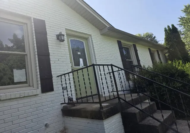 Photo 2 of Sale Pending at 2819 Sparrow Dr, Clarksville, TN 37040 | MLS# 3311739 | Listing updated on 2026-08-13