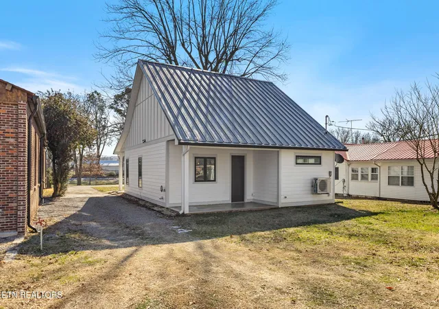 Photo 4 of Single family home for sale at 103 E Main St, Englewood, TN 37329 | MLS# 3311740 | Listing updated on 2026-09-19