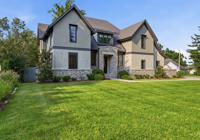 2nd image of 134 Taggart Ave, Nashville, TN 37205 | MLS# 3312512