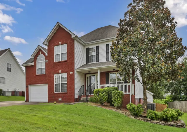 Photo 2 of Single family home for sale at 3332 Victoria Ct, Clarksville, TN 37043 | MLS# 3318503 | Listing updated on 2026-08-02