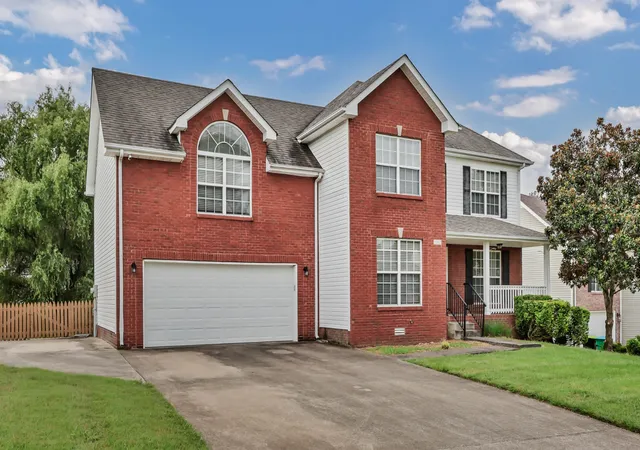Photo 3 of Single family home for sale at 3332 Victoria Ct, Clarksville, TN 37043 | MLS# 3318503 | Listing updated on 2026-08-02