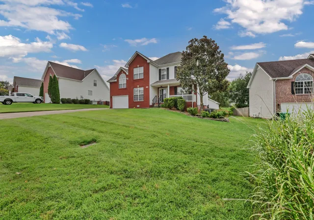 Photo 3 of Single family home for sale at 3332 Victoria Ct, Clarksville, TN 37043 | MLS# 3318503 | Listing updated on 2026-08-02