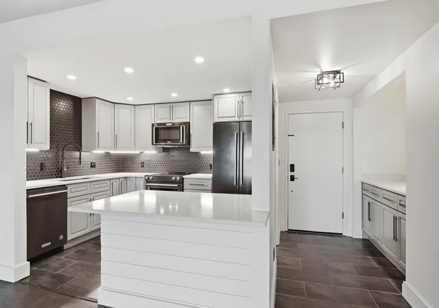 2nd image of 6666 Brookmont Ter #1102, Nashville, TN 37205 | MLS# 3311815