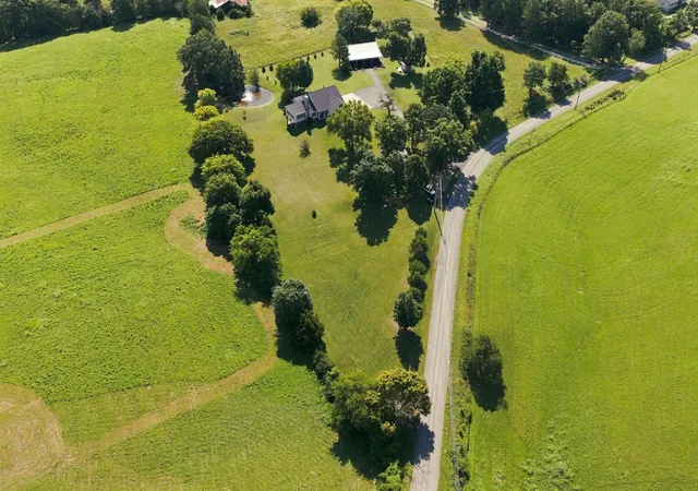 3rd image of 1160 Fleet Town Rd, Dickson, TN 37055 | MLS# 3335387