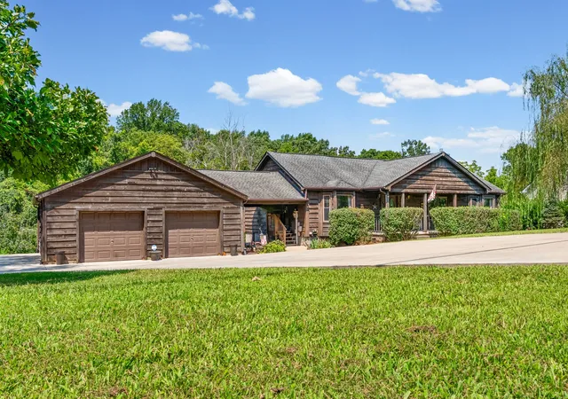 Photo 1 of Sale Pending at 342 Iron Workers Rd, Clarksville, TN 37043 | MLS# 3514141 | Listing updated on 2026-09-03