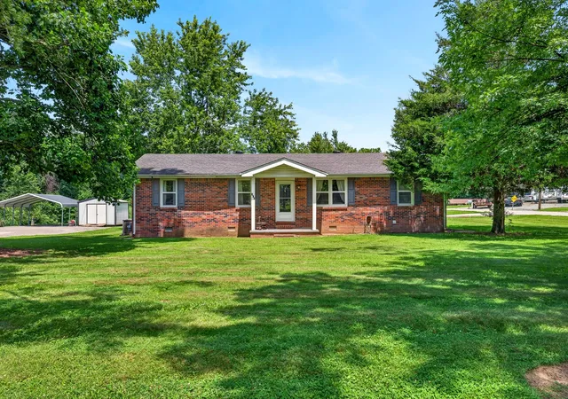 Photo 2 of Single family home for sale at 627 Baker Dr, Lafayette, TN 37083 | MLS# 3313342 | Listing updated on 2026-09-15