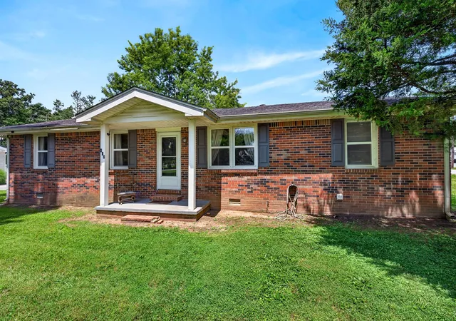 Photo 3 of Single family home for sale at 627 Baker Dr, Lafayette, TN 37083 | MLS# 3313342 | Listing updated on 2026-09-15
