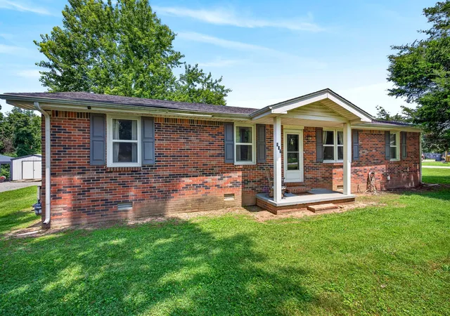 Photo 3 of Single family home for sale at 627 Baker Dr, Lafayette, TN 37083 | MLS# 3313342 | Listing updated on 2026-09-15