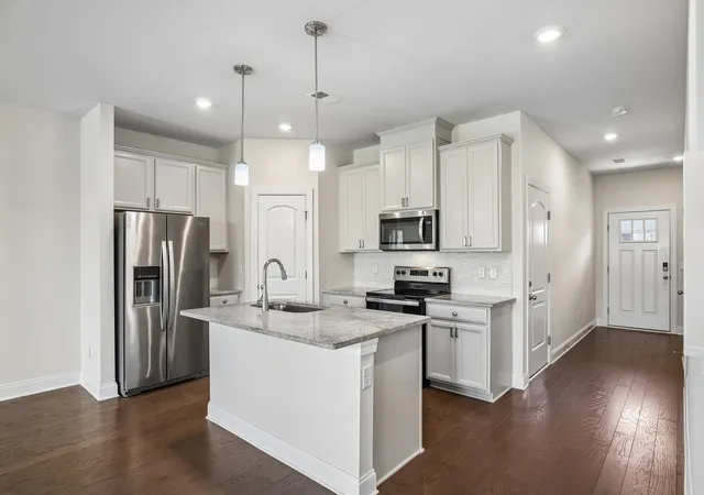 Photo 4 of Townhouse for sale at 427 Palmetto Dr, Columbia, TN 38401 | MLS# 3317232 | Listing updated on 2026-10-06