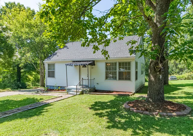 3rd image of 322 W Berkley Cir, Lewisburg, TN 37091 | MLS# 3319052