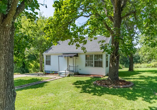 1st image of 322 W Berkley Cir, Lewisburg, TN 37091 | MLS# 3319052