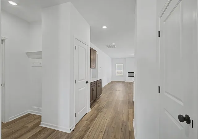 5th image of 1369 English Oak Dr, Clarksville, TN 37043 | MLS# 3318691