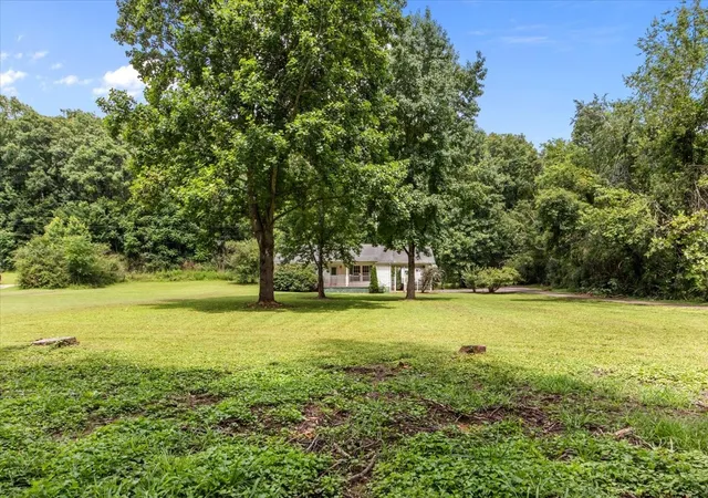 2nd image of 239 Longbranch Rd, Hohenwald, TN 38462 | MLS# 3312102