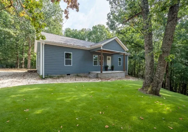 Photo 3 of Single family home for sale at 415 Market St, Waynesboro, TN 38485 | MLS# 3318988 | Listing updated on 2026-08-28