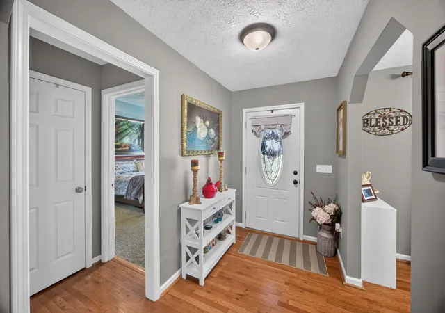 Photo 3 of Single family home for sale at 1005 Heathwood W Dr, Cookeville, TN 38506 | MLS# 3316086 | Listing updated on 2026-10-11