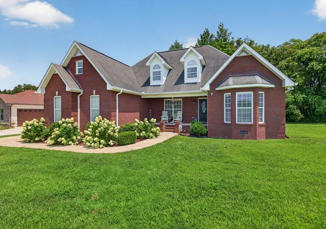 Single family home for sale at 1005 Heathwood W Dr, Cookeville, TN 38506 | MLS# 3316086