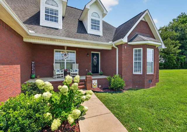 Photo 3 of Single family home for sale at 1005 Heathwood W Dr, Cookeville, TN 38506 | MLS# 3316086 | Listing updated on 2026-10-09