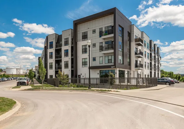 2nd image of 1677 54th Ave N #218, Nashville, TN 37209 | MLS# 3312598