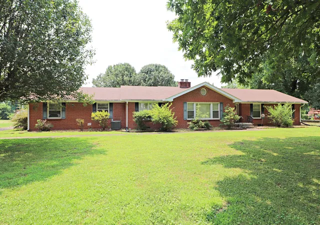 2nd image of 505 Meador Dr, Lafayette, TN 37083 | MLS# 3314364