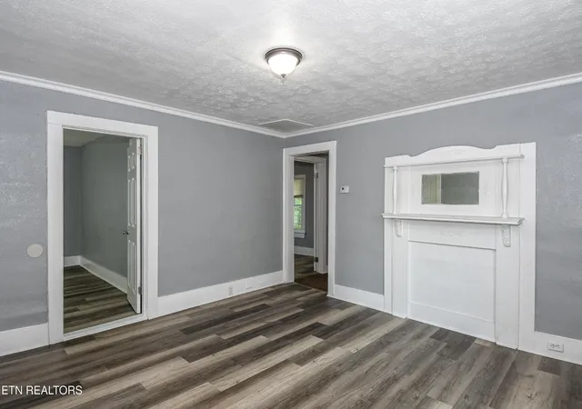 Photo 4 of Single family home for sale at 1215 Delaware Ave, Knoxville, TN 37921 | MLS# 3598864 | Listing updated on 2026-10-08