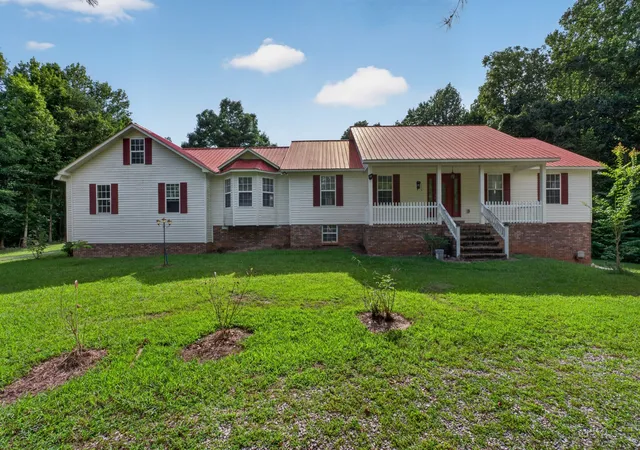 2nd image of 240 Hash Ln, Rock Island, TN 38581 | MLS# 3312190