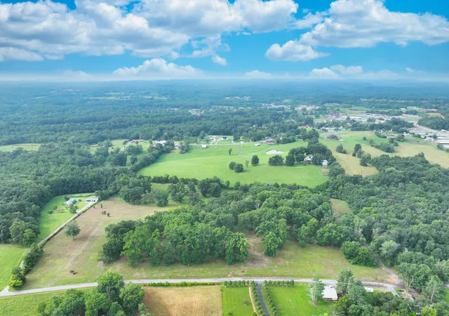 1st image of 258 Lake Westmoreland Rd, Westmoreland, TN 37186 | MLS# 3312361