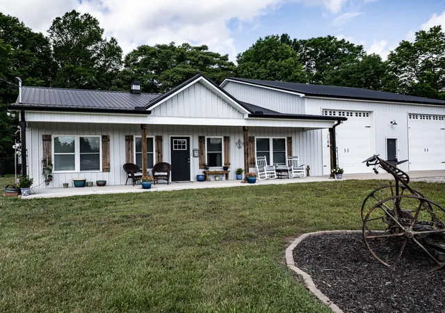 3rd image of 1004 Breeden Rd, Charlotte, TN 37036 | MLS# 3312415