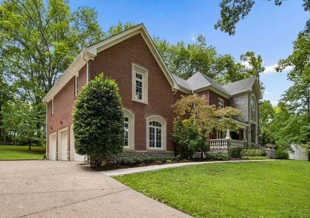 5th image of 943 Oak Valley Ln, Nashville, TN 37220 | MLS# 3524701