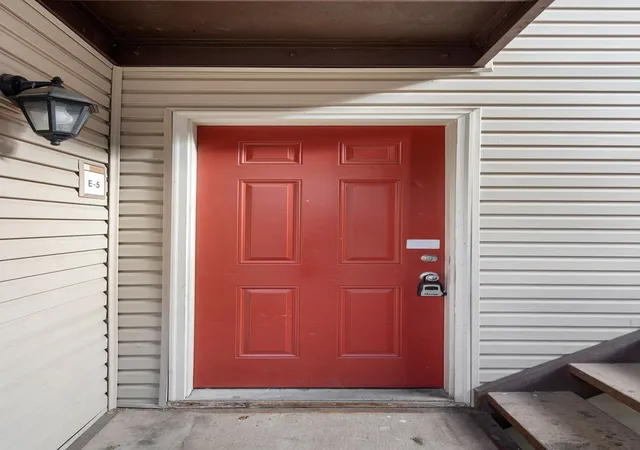 2nd image of 420 Elysian Flds Rd, Nashville, TN 37211