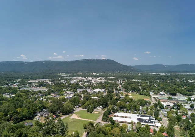 3rd image of 610 W Shadowlawn Dr, Chattanooga, TN 37404 | MLS# 3312303