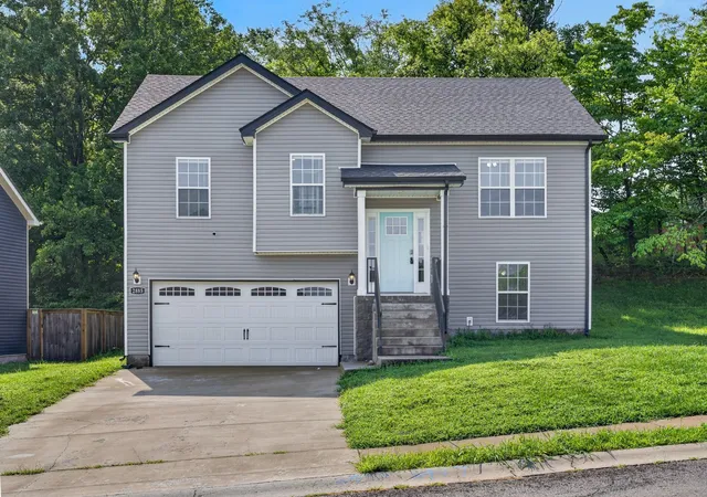 Photo 1 of Single family home for sale at 2885 Teakwood Dr, Clarksville, TN 37040 | MLS# 3312280 | Listing updated on 2026-09-04