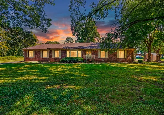 Photo 1 of Single family home for sale at 237 Shute Ln, Old Hickory, TN 37138 | MLS# 3320007 | Listing updated on 2026-08-12