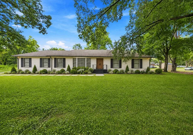 Photo 2 of Single family home for sale at 237 Shute Ln, Old Hickory, TN 37138 | MLS# 3320007 | Listing updated on 2026-08-12
